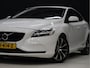 Volvo V40 1.5 T3 Dynamic Edition [CRUISE CONTROL, STOELVERWARMING, DIGITALE TELLER, BLUETOOTH, NAVIGATIE, CLIMATE, NIEUWSTAAT]