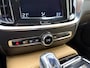 Volvo V60 T8 390pk AWD Inscription / Panorama dak / Apple carplay / Trekhaak / Elektrische achterklep / Lederen bekleding /
