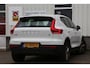 Volvo XC40 2.0 T4 190PK Automaat 4 Cilinder*NL-Auto*Perfect Onderh.*Elek. Trekhaak/Navi/LED/Rijstrooksensor/Botswaarschuwing/Verkeerstekenherk./Cruise-Control/17 inch LM*