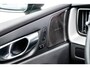 Volvo XC60 2.0 T6 Plug-in Hybrid AWD Plus Dark | PHEV Long Range | Harman Kardon Audio | Achteruitrijcamera | Parkeersensoren | Panoramadak | Lichtmetalen Velgen 20 inch | Sportstoelen | Stoelverwarming voor en achter | Keyless Entry | Elektrische Achterklep | Elektrisch Verstelbare Voorstoelen | Navigatie