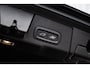Volvo XC60 2.0 T6 Plug-in Hybrid AWD Plus Dark | PHEV Long Range | Harman Kardon Audio | Achteruitrijcamera | Parkeersensoren | Panoramadak | Lichtmetalen Velgen 20 inch | Sportstoelen | Stoelverwarming voor en achter | Keyless Entry | Elektrische Achterklep | Elektrisch Verstelbare Voorstoelen | Navigatie