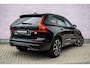 Volvo XC60 2.0 T6 Plug-in Hybrid AWD Plus Dark | PHEV Long Range | Harman Kardon Audio | Achteruitrijcamera | Parkeersensoren | Panoramadak | Lichtmetalen Velgen 20 inch | Sportstoelen | Stoelverwarming voor en achter | Keyless Entry | Elektrische Achterklep | Elektrisch Verstelbare Voorstoelen | Navigatie