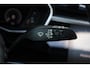 Audi Q3 45 TFSI e S edition MF Sportstuur afgevlakt, panoramadak, verwarmbare voorstoelen, comfortsleutel, autmatisch dimmende binnenspiegel, Optiek pakket zwart, 20" LM velgen, hout klavierlak zwart, spiegels automatisch dimmend, Audi virtueel cockpit Plus, Bang & Olufsen, 360 graden cameras, Bekleding twinleder S-Line, Adaptive cruise control, Matrix LED koplampen, Privacy Glas, Ambiente verlichting Plus