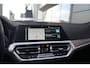 BMW 3-Serie 318i Executive Edition | Head-up display |
