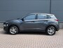 Hyundai Kona 1.0T Essence / Dealer Onderhouden / Trekhaak / 1200KG Trekgewicht / Navigatie / Achteruitrijcamera / Krell Audio / Parkeersensoren Achter / All-Season Banden /