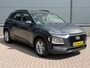Hyundai Kona 1.0T Essence / Dealer Onderhouden / Trekhaak / 1200KG Trekgewicht / Navigatie / Achteruitrijcamera / Krell Audio / Parkeersensoren Achter / All-Season Banden /