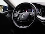 Skoda Octavia Combi 1.5 TSI First Edition | Virtual cockpit | Parkeer sensoren | Elec. achterklep | Navigatie | Stoel verwarming | Cruise control | Apple carplay