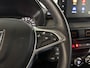 Dacia Sandero Stepway 90PK TCe Comfort Automaat | Camera | Parkeersensoren | Climate Control | Lichtmetalen Velgen | Apple CarPlay/Android Auto | Cruise Control | Licht & Regen Sensor |