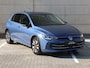 Volkswagen Golf 1.5 eTSI Life Edition 116pk DSG | Navigatie | Cruise control | Stoel- & Stuurverwarming | Trekhaak | App-Connect | Lichtmetalen velgen |