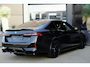 BMW 5-Serie 530e M Sport Edition | 300PK | Pano | Harman Kardon | 360° | HUD | Driving Assistant Professional | Maxton | BMW 530e M Sport Edition 300 PK Plug-in Hybrid met 2.0 viercilinder, panoramadak, Head-Up Display, 360° camera, Harman Kardon Premium Sound, 21-inch lichtmetalen velgen, Driving Assistant Pro
