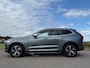 Volvo XC60 2.0 T4 R-Design Automaat / Panoramadak / Leder-Alcantara / Camera / Stoelverwarming / 19" Velgen / Navi / PDC / Cruise
