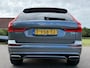 Volvo XC60 2.0 T4 R-Design Automaat / Panoramadak / Leder-Alcantara / Camera / Stoelverwarming / 19" Velgen / Navi / PDC / Cruise