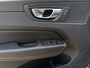 Volvo XC60 2.0 T4 R-Design Automaat / Panoramadak / Leder-Alcantara / Camera / Stoelverwarming / 19" Velgen / Navi / PDC / Cruise
