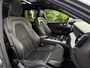 Volvo XC60 2.0 T4 R-Design Automaat / Panoramadak / Leder-Alcantara / Camera / Stoelverwarming / 19" Velgen / Navi / PDC / Cruise