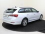 Skoda Octavia Combi 1.4 TSI iV PHEV Business Edition | SoH 94% | Trekhaak | Cruise control | Stoel- en stuurwielverwarming | Parkeersensoren achter | Navigatie | Lane assist | Sfeerverlichting |