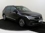 Volkswagen Tiguan 1.5 TSI Life | Trekhaak | Achteruitrijcamera | ErgoActive voorstoelen | Stoel- en stuurwielverwarming | Adaptieve cruise control | Lane assist | Carplay |