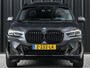 BMW X3 xDrive30e High Executive M Sport Pro | Panoramadak | Frozen Deep Grey Metallic | Carbon Interieur | HUD | 360 Camera | HIFI | Memory Seats | Ambiance | Interieur | Trekhaak | BMW Gesture Control |