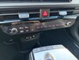 Kia EV6 GT-Line Business Edition 84 kWh | Rijdende Demo ! | Draadloos Apple Carplay / Android Auto | Navigatiesysteem | Elektrisch Verstelbare voorstoelen | Licht + Regensensor | Stoelverwarming+ Stoelkoeling  | Stuurverwarming | Elektrisch Bedienbare Achterklep | 19"Lichtmetalen Velgen | Lederen Bekleding.