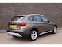 BMW X1 sDrive20i Business, leder, trekhaak afneembaar, navi, camera, keurige auto