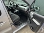 Peugeot Partner Tepee 1.2 PureTech Active Airco Cruise control Trekhaak 1300 kg Parkeerhulp voor en achter 2 schuifdeuren Apple Carplay Euro 6 Lage belasting particulier gebruik