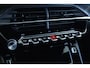 Peugeot e-2008 EV GT 54 kWh | Cruise Control | Camera | Keyless | Carplay | Climate | LED | Sfeerverlichting