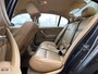 BMW 3-Serie 330i High Executive Trekhaak | Navi | Youngtimer | Aut | Pdc
