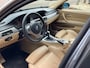 BMW 3-Serie 330i High Executive Trekhaak | Navi | Youngtimer | Aut | Pdc