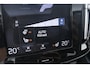 Volvo XC40 2.0 B4 Inscription (PANORAMADAK, TREKHAAK, STOEL/STUUR VERWARMING, CAMERA, PARKEERSENSOREN)