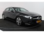 Mercedes-Benz A-klasse 180 Business Solution Luxury (STOELVERWARMING, SFEERVERLICHTING, NAVIGATIE, CAMERA, PARKEERSENSOREN)