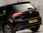 Volkswagen Golf 1.0 TSI Sportline (APPLE CARPLAY, GROOT NAVI, CLIMATE, STOELVERWARMING, SPORTSTOELEN, LM VELGEN, GETINT GLAS, PARKEERSENSOREN, NIEUWSTAAT)