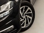 Volkswagen Golf 1.0 TSI Sportline (APPLE CARPLAY, GROOT NAVI, CLIMATE, STOELVERWARMING, SPORTSTOELEN, LM VELGEN, GETINT GLAS, PARKEERSENSOREN, NIEUWSTAAT)