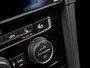 Volkswagen Golf 1.0 TSI Sportline (APPLE CARPLAY, GROOT NAVI, CLIMATE, STOELVERWARMING, SPORTSTOELEN, LM VELGEN, GETINT GLAS, PARKEERSENSOREN, NIEUWSTAAT)