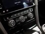 Volkswagen Golf 1.0 TSI Sportline (APPLE CARPLAY, GROOT NAVI, CLIMATE, STOELVERWARMING, SPORTSTOELEN, LM VELGEN, GETINT GLAS, PARKEERSENSOREN, NIEUWSTAAT)