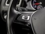 Volkswagen Golf 1.0 TSI Sportline (APPLE CARPLAY, GROOT NAVI, CLIMATE, STOELVERWARMING, SPORTSTOELEN, LM VELGEN, GETINT GLAS, PARKEERSENSOREN, NIEUWSTAAT)