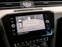 Volkswagen Passat Variant 1.5 TSI Highline Sportline 150Pk Automaat (VIRTUAL COCKPIT, APPLE CARPLAY, GROOT NAVI, CAMERA, LEDER/ALCANTARA, GETINT GLAS, KEYLESS, NIEUWSTAAT)