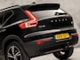 Volvo XC40 1.5 T4 Recharge R-Design 211Pk Automaat (APPLE CARPLAY, GROOT NAVI, LEDER/ALCANTARA, STUUR/STOELVERWARMING, CAMERA, TREKHAAK, SPORTSTOELEN, GETINT GLAS, LANE ASSIST, NIEUWSTAAT)