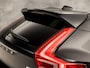 Volvo XC40 1.5 T4 Recharge R-Design 211Pk Automaat (APPLE CARPLAY, GROOT NAVI, LEDER/ALCANTARA, STUUR/STOELVERWARMING, CAMERA, TREKHAAK, SPORTSTOELEN, GETINT GLAS, LANE ASSIST, NIEUWSTAAT)