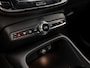 Volvo XC40 1.5 T4 Recharge R-Design 211Pk Automaat (APPLE CARPLAY, GROOT NAVI, LEDER/ALCANTARA, STUUR/STOELVERWARMING, CAMERA, TREKHAAK, SPORTSTOELEN, GETINT GLAS, LANE ASSIST, NIEUWSTAAT)