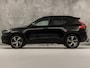 Volvo XC40 1.5 T4 Recharge R-Design 211Pk Automaat (APPLE CARPLAY, GROOT NAVI, LEDER/ALCANTARA, STUUR/STOELVERWARMING, CAMERA, TREKHAAK, SPORTSTOELEN, GETINT GLAS, LANE ASSIST, NIEUWSTAAT)
