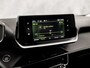 Peugeot 2008 1.2 PureTech Allure Pack 131Pk Automaat (VIRTUAL COCKPIT, APPLE CARPLAY, GROOT NAVI, 360 CAMERA, STOELVERWARMING, LEDER, SPORTSTOELEN, GETINT GLAS, ADAPTIVE CRUISE, NIEUWSTAAT)