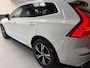 Volvo XC60 2.0 T8 Twin Engine AWD R-Design|1 eigenaar|NAP|Hybrid|407PK|Panorama|DO|Head-up display|Trekhaak|Leder|Carplay|all-in