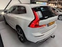 Volvo XC60 2.0 T8 Twin Engine AWD R-Design|1 eigenaar|NAP|Hybrid|407PK|Panorama|DO|Head-up display|Trekhaak|Leder|Carplay|all-in