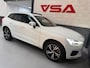 Volvo XC60 2.0 T8 Twin Engine AWD R-Design|1 eigenaar|NAP|Hybrid|407PK|Panorama|DO|Head-up display|Trekhaak|Leder|Carplay|all-in
