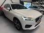 Volvo XC60 2.0 T8 Twin Engine AWD R-Design|1 eigenaar|NAP|Hybrid|407PK|Panorama|DO|Head-up display|Trekhaak|Leder|Carplay|all-in