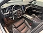 Volvo XC60 2.0 T8 Twin Engine AWD R-Design|1 eigenaar|NAP|Hybrid|407PK|Panorama|DO|Head-up display|Trekhaak|Leder|Carplay|all-in