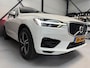 Volvo XC60 2.0 T8 Twin Engine AWD R-Design|1 eigenaar|NAP|Hybrid|407PK|Panorama|DO|Head-up display|Trekhaak|Leder|Carplay|all-in