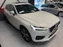 Volvo XC60 2.0 T8 Twin Engine AWD R-Design|1 eigenaar|NAP|Hybrid|407PK|Panorama|DO|Head-up display|Trekhaak|Leder|Carplay|all-in