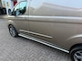Ford Transit Custom GB 2.0 TDCi 170PK 320 L2H1 Limited/ 18 Inch/ RVS Imperiaal/ Sidebars/ Vloer + wand platen/ Stoelverwarming/ Trekhaak/ Apple Carplay/ Zeer nette bus