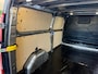 Ford Transit Custom GB 2.0 TDCi 170PK 320 L2H1 Limited/ 18 Inch/ RVS Imperiaal/ Sidebars/ Vloer + wand platen/ Stoelverwarming/ Trekhaak/ Apple Carplay/ Zeer nette bus