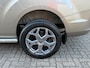 Ford Transit Custom GB 2.0 TDCi 170PK 320 L2H1 Limited/ 18 Inch/ RVS Imperiaal/ Sidebars/ Vloer + wand platen/ Stoelverwarming/ Trekhaak/ Apple Carplay/ Zeer nette bus